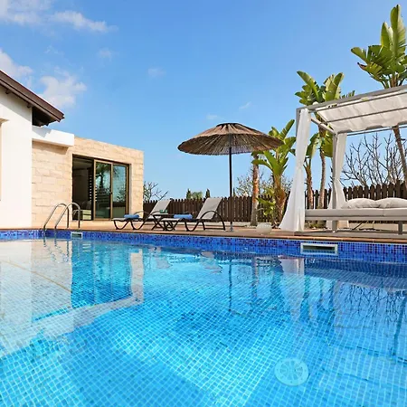 Villa Lara - 3bed Bangalow With Large Pool