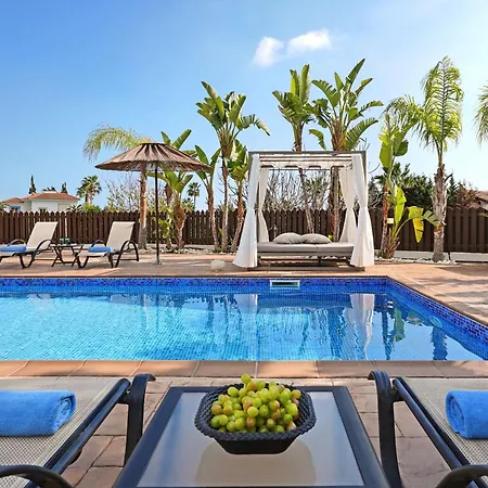 Lara - 3bed Bangalow With Large Pool Villa