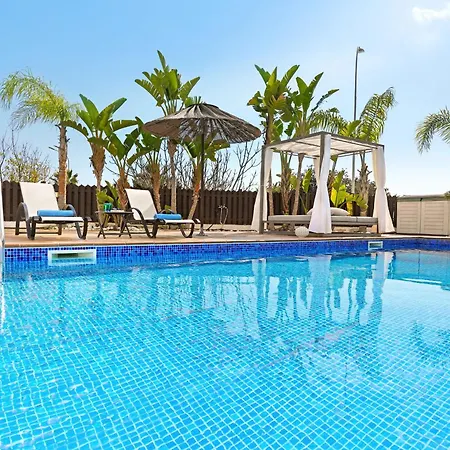 빌라 Lara - 3bed Bangalow With Large Pool 아이아 나파