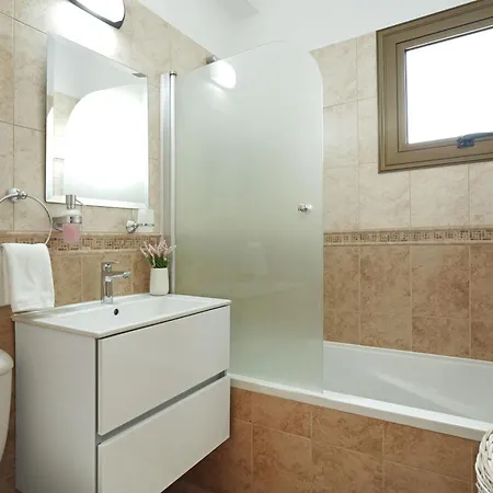 Lara - 3bed Bangalow With Large Pool * 아이아 나파