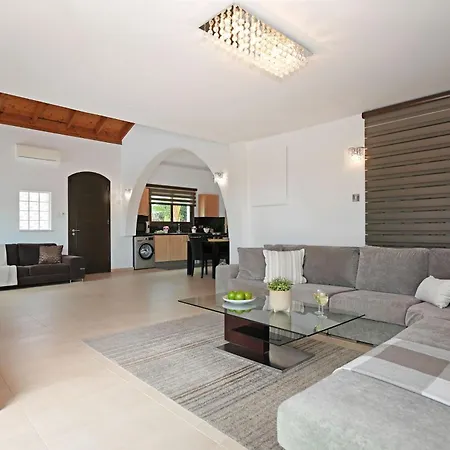 Lara - 3bed Bangalow With Large Pool *