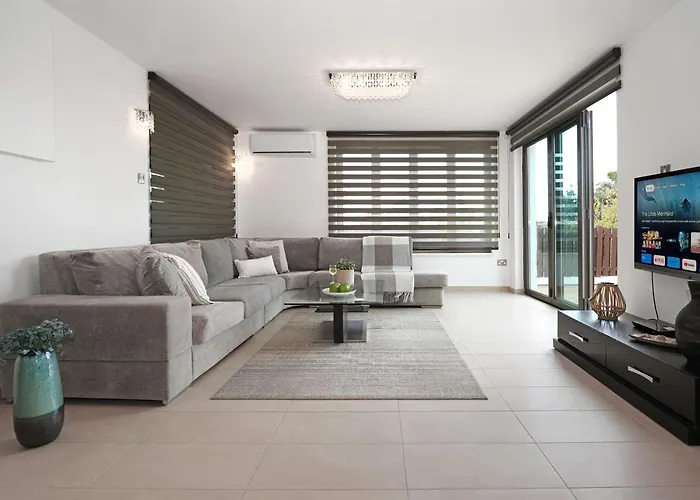 Lara - 3bed Bangalow With Large Pool Villa *