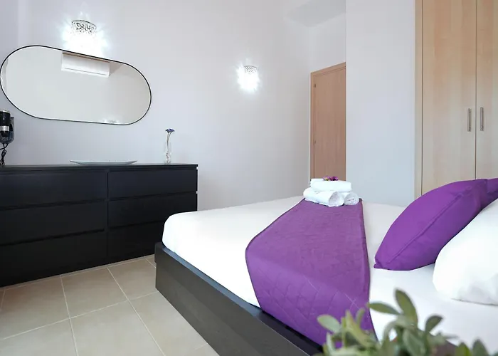 Lara - 3bed Bangalow With Large Pool *