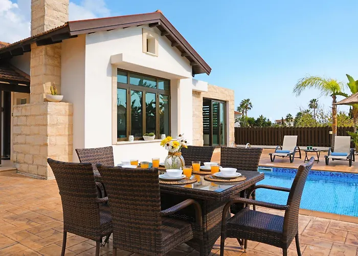 Villa Lara - 3bed Bangalow With Large Pool *