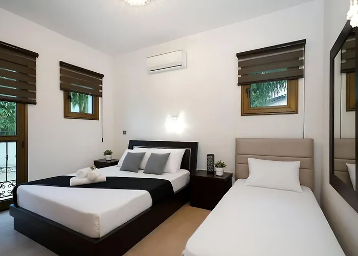 Villa Lara - 3bed Bangalow With Large Pool