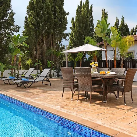 Lara - 3bed Bangalow With Large Pool *