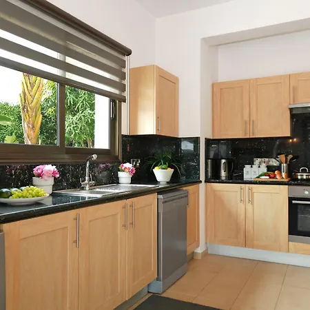 Vilă Lara - 3bed Bangalow With Large Pool Ayia Napa