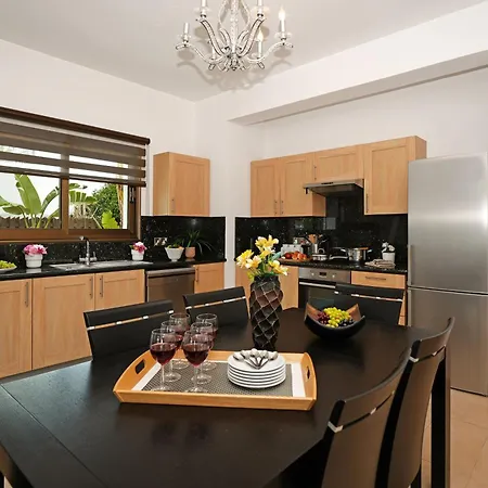 Lara - 3bed Bangalow With Large Pool