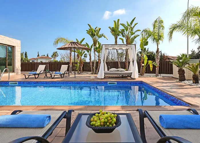 Lara - 3bed Bangalow With Large Pool 别墅