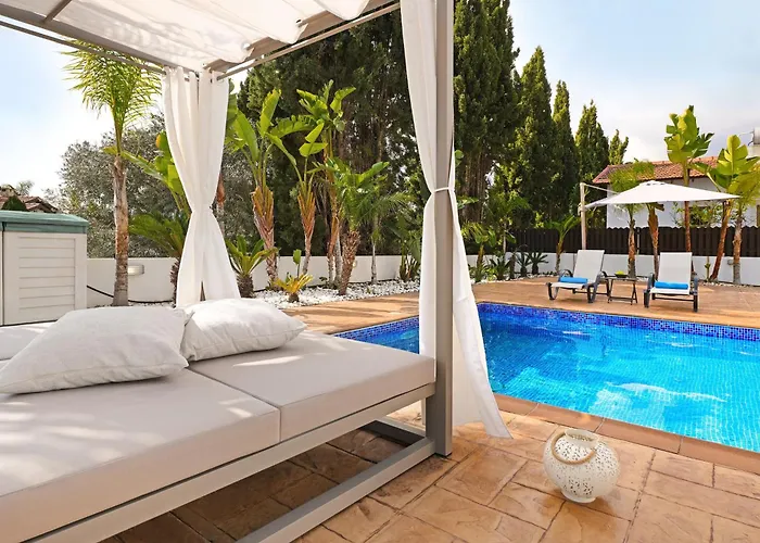 Lara - 3bed Bangalow With Large Pool 别墅 *