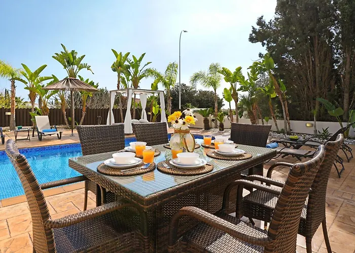 Lara - 3bed Bangalow With Large Pool 别墅 圣纳帕