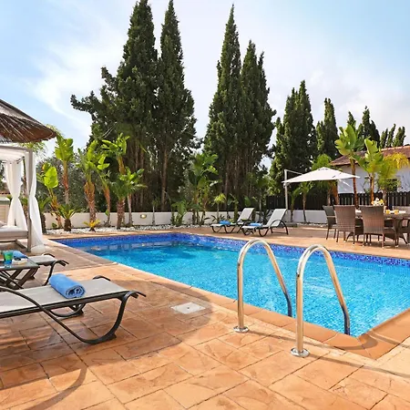 Lara - 3bed Bangalow With Large Pool * Айя-Напа