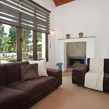 Lara - 3bed Bangalow With Large Pool * Айя-Напа