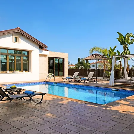 Lara - 3bed Bangalow With Large Pool * Айя-Напа